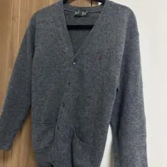 グレー ボタン付きカーディガン１１号サイズ