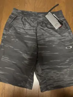 OAKLEY メンズ ショートパンツ グレー Mのサムネイル