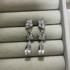 ブライダル ピアス　揺れる 大ぶり キラキラ ウェディング 結婚式 前撮り