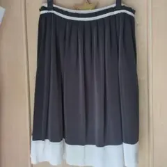 タックフレアスカート　茶色のサムネイル