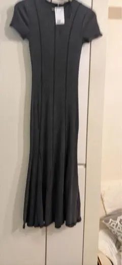 H&M DIVIDED リブニットワンピース 半袖 チャコールS