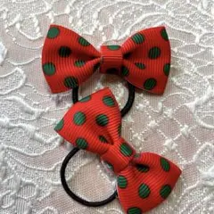 クリスマス赤と緑の水玉リボンヘアゴム2個セット