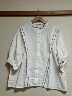 ホワイト　シャツ 五分袖　レトロ　春服　刺繍