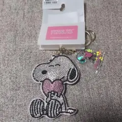スヌーピー　キラキラ　キーホルダー　キーチャーム