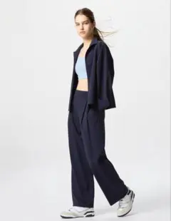 ユニクロ　ウルトラストレッチアクティブワイドパンツ　ネイビー