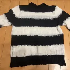 長袖ニット セーター 黒と白のストライプ穴あき