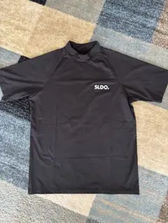 美品　SLDO. ブラック モックネック　速乾性 L size 半袖モックネック カットソー シェルタリングドライ NEW STD LOGO