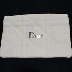 (新品未使用)Dior ホワイト キルティング ポーチ