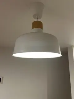 IKEA 照明　電球付き