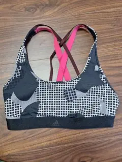 adidas グリッドパターン クロスバックブラトップ