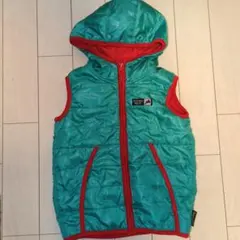 FEATURED ROUTE フード付きベスト ターコイズ/レッド