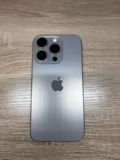 【極美品】iPhone 15 Pro 128G ホワイトチタニウム