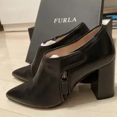 FURLA ブラックレザーブーツ 中ヒール　35