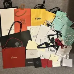 美品★FENDI 大きめ ショッパー 紙袋 まとめ売り① 美品☆FENDI 大きめ ショッパー 紙袋 まとめ売り① - メルカリ