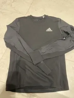 adidas ブラック 長袖カットソー