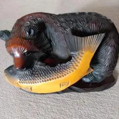 木製クマと魚の彫刻 約30cm - メルカリ