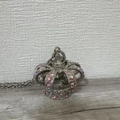 クラウン型ネックレス