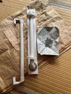 TOTO 突っ張り棒 ホワイト 取り付け金具付き