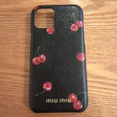 MIU MIU チェリー柄 iPhone11proケースのサムネイル