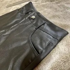 SHEIN Unity レザー調パンツ