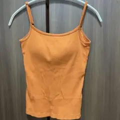 アズールバイマウジーくすみオレンジカップ付きキャミソール