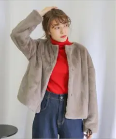 ふわふわノーカラーフェイクファーコートショート丈コート