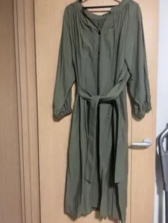 オリーブグリーン シャツワンピース 長袖