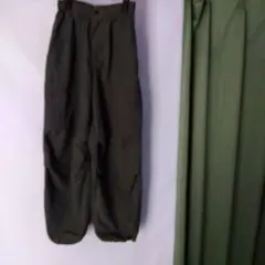 オリーブグリーン カーゴパンツ