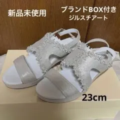 週末限定価格［未使用］ジルスチアート　サンダル　お花のビジューが可愛い　23cmのサムネイル