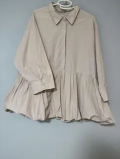 トップ　ベージュ　フレア　襟付き　美品