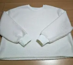 トップス　ワイドプルオーバー　フリース　白　長袖Tシャツ　もこもこ