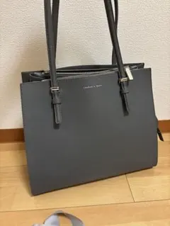 CHARLES & KEITH サンサクラシックダブルハンドルトートバッグ