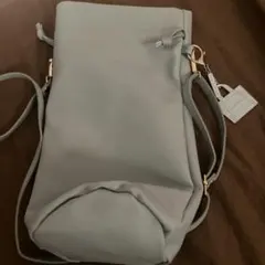 グレー ショルダーバッグ 鍵チャーム付き