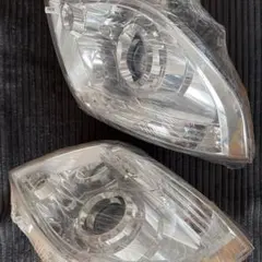 留め具損傷有り トヨタ NCP13 ビッツ ヴィッツ 左右・ヘッドライト