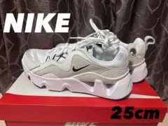 NIKE ナイキ　RYZ365 スニーカー