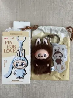 【L】ラブブ PIN FOR LOVE （A-M）イニシャルぬいぐるみペンダント