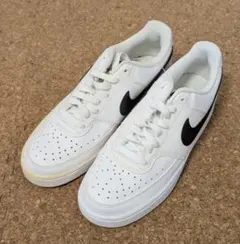 NIKE ナイキ　スニーカー　コートビジョン 白 24cm　通勤　通学