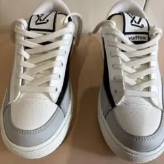 ‼️引っ越しにつき断捨離買って下さい‼️新春SALEルイヴィトン希少サイズスニーカー