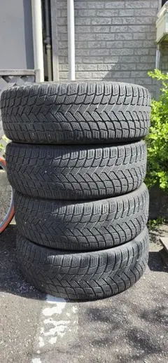 MICHELIN 215/60 R17 タイヤ 4本セットのサムネイル