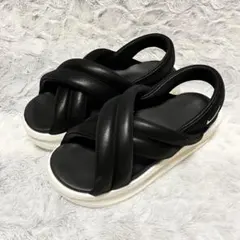 美品NIKEウィメンズ エアマックス アイラサンダル27cmブラックホワイト厚底