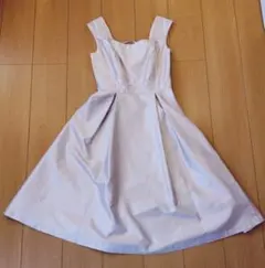 薄いピンク Aラインドレス レースアップ