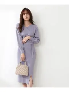 美品Vネックニット&タイトスカート