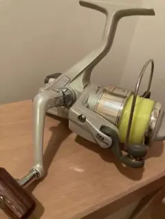 A壁 ビンテージ釣具 リョービ RYOBI CYNOS XS 4000 ZM - メルカリ