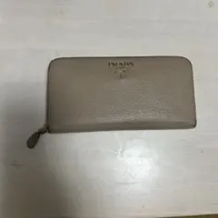 プラダ長財布