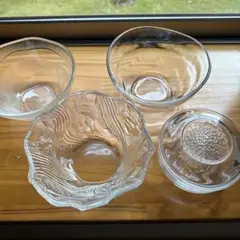 ガラス製ボウル 4個セット 波模様