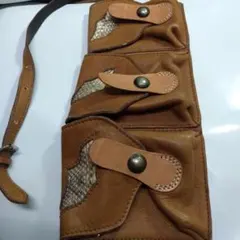 レザー ボディバッグ 3ポケット ブラウン