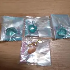 青い魚のアクリルキーホルダー4個セット