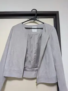 ノーカラーライトグレーショートジャケット