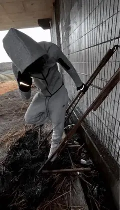 NIKEテックフリース　グレー