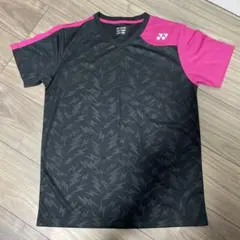 YONEX バドミントン Vネックシャツ 黒・ピンク - メルカリ